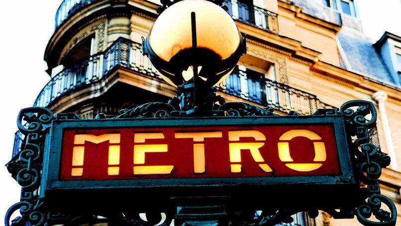 Metro paris station